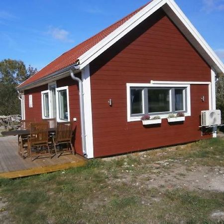 Stuga Pa Hassloe Bredavik  Exterior photo